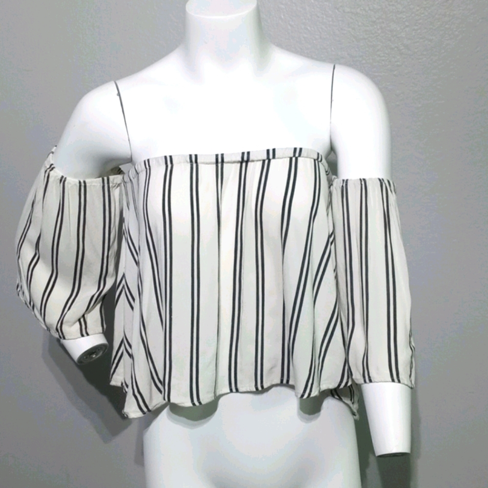 Fashion Nova off the shoulder shirt